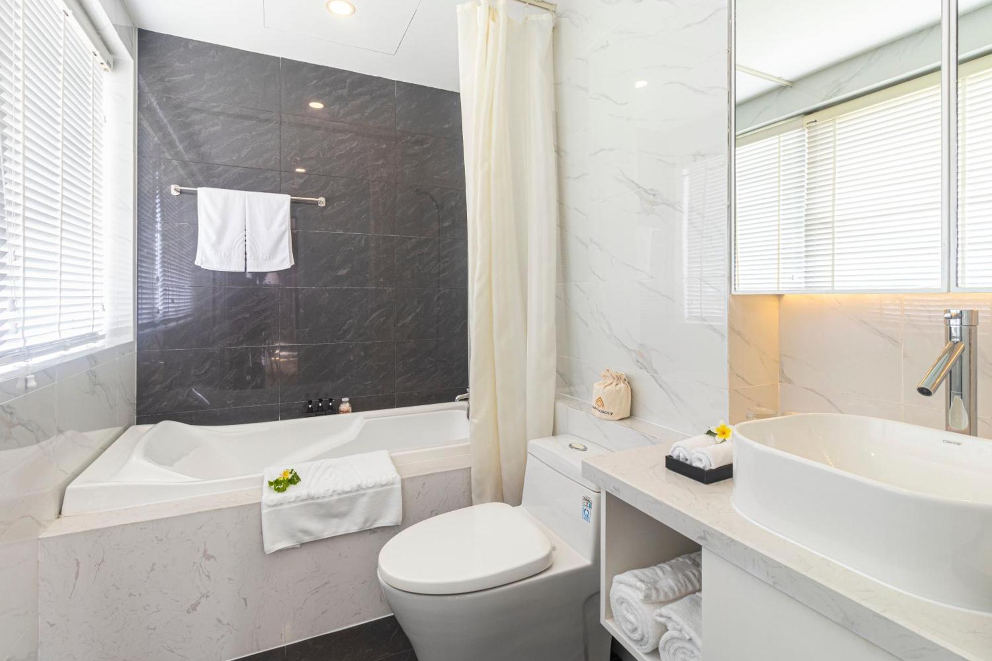 Kubera Grand Suite